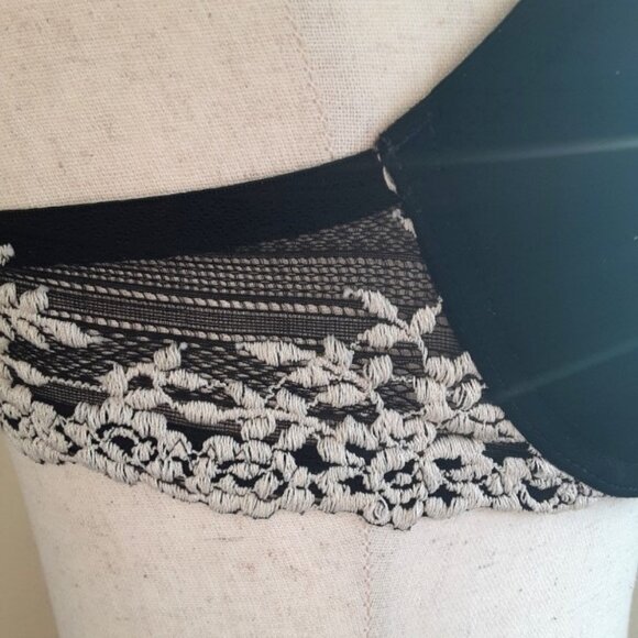 Wacoal Black Plunge Push-Up Bra Delicate Lace 32DD - Picture 5 of 6